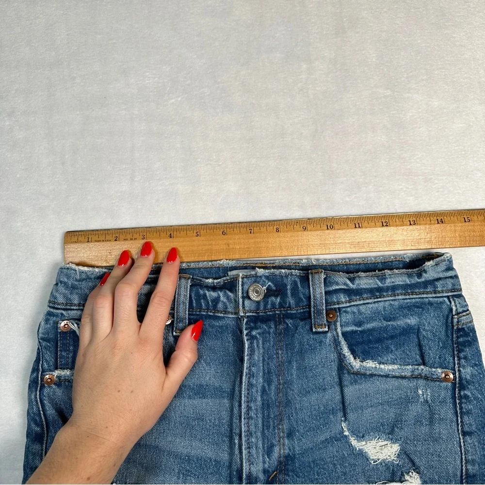 Abercrombie and Fitch the mom short high rise‎ distressed Jean denim cut off